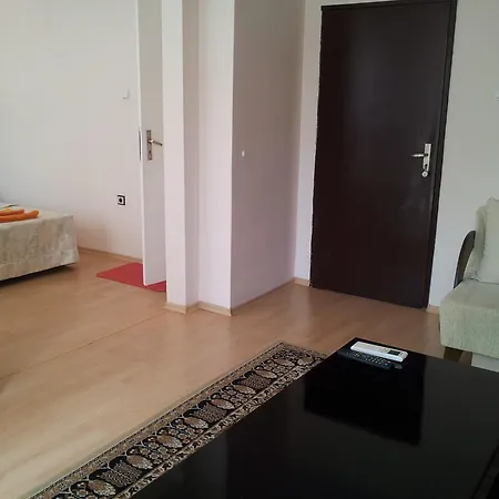 Къща за гости The House Next To The Beach 3*