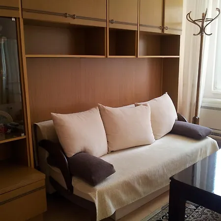 Къща за гости The House Next To The Beach 3*