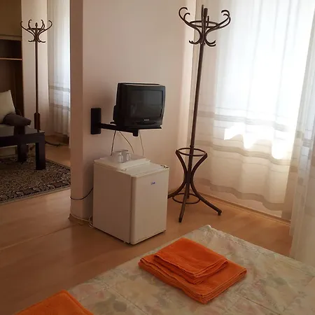 Къща за гости The House Next To The Beach 3*